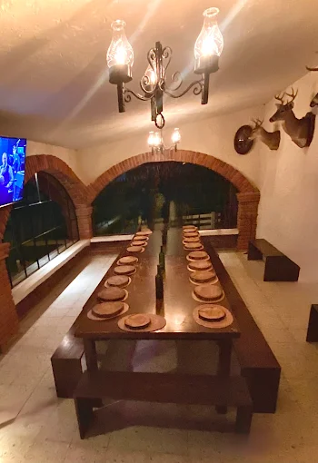 Salón de Trofeos — Ambiente Majestuoso 3